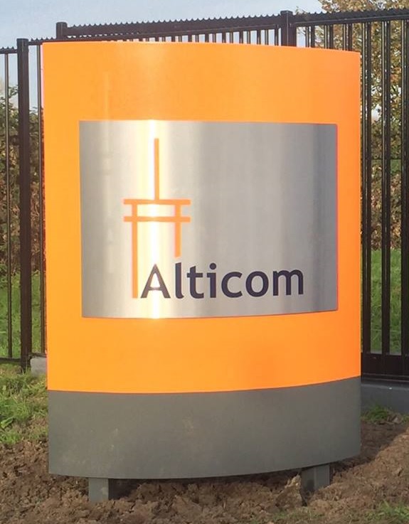 Alticom Sign