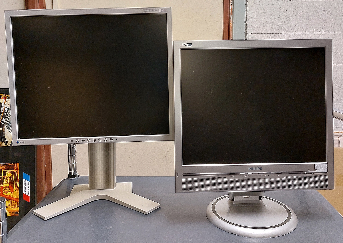 Diverse PC monitoren met VGA ingang